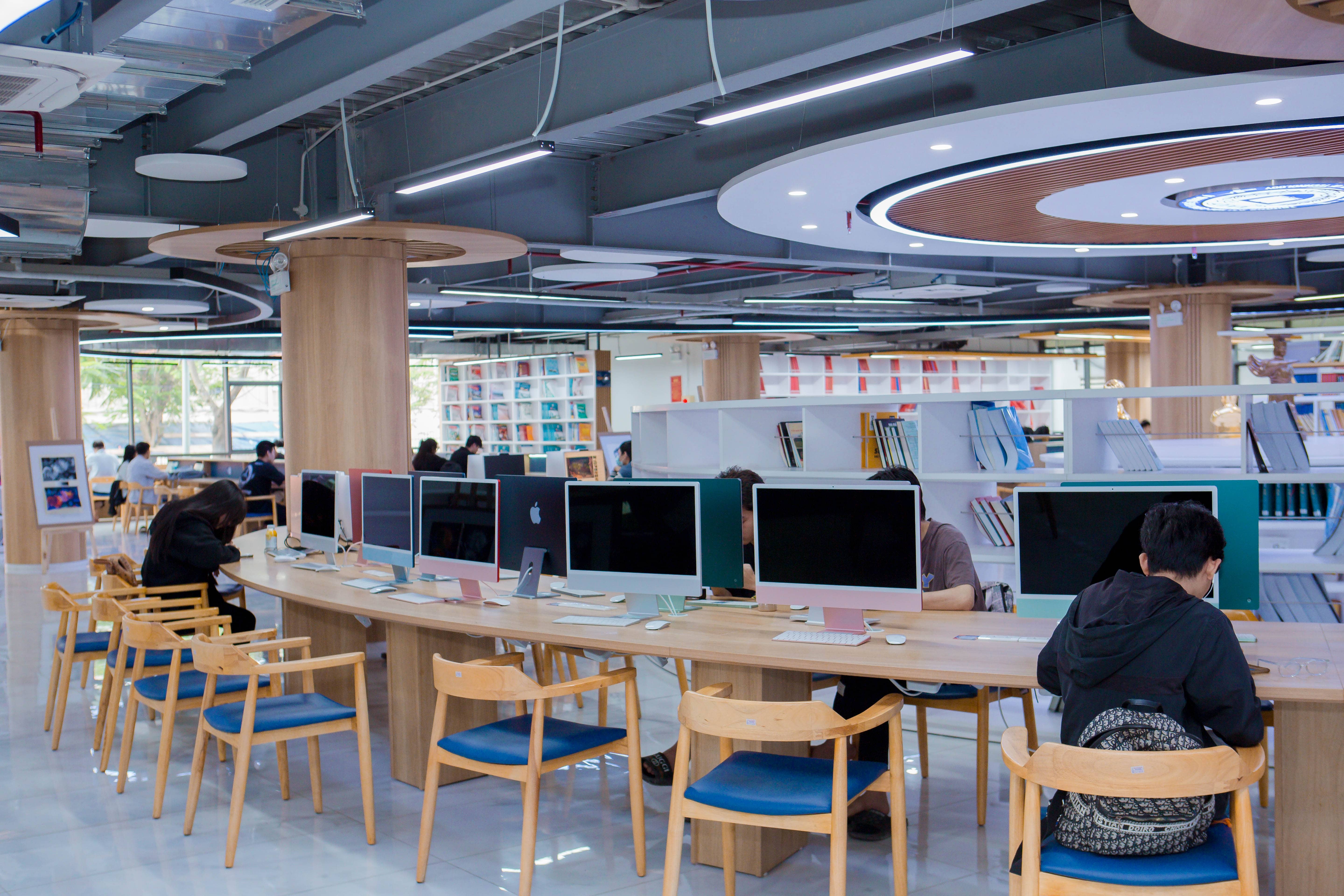 EAUT's Library Photo