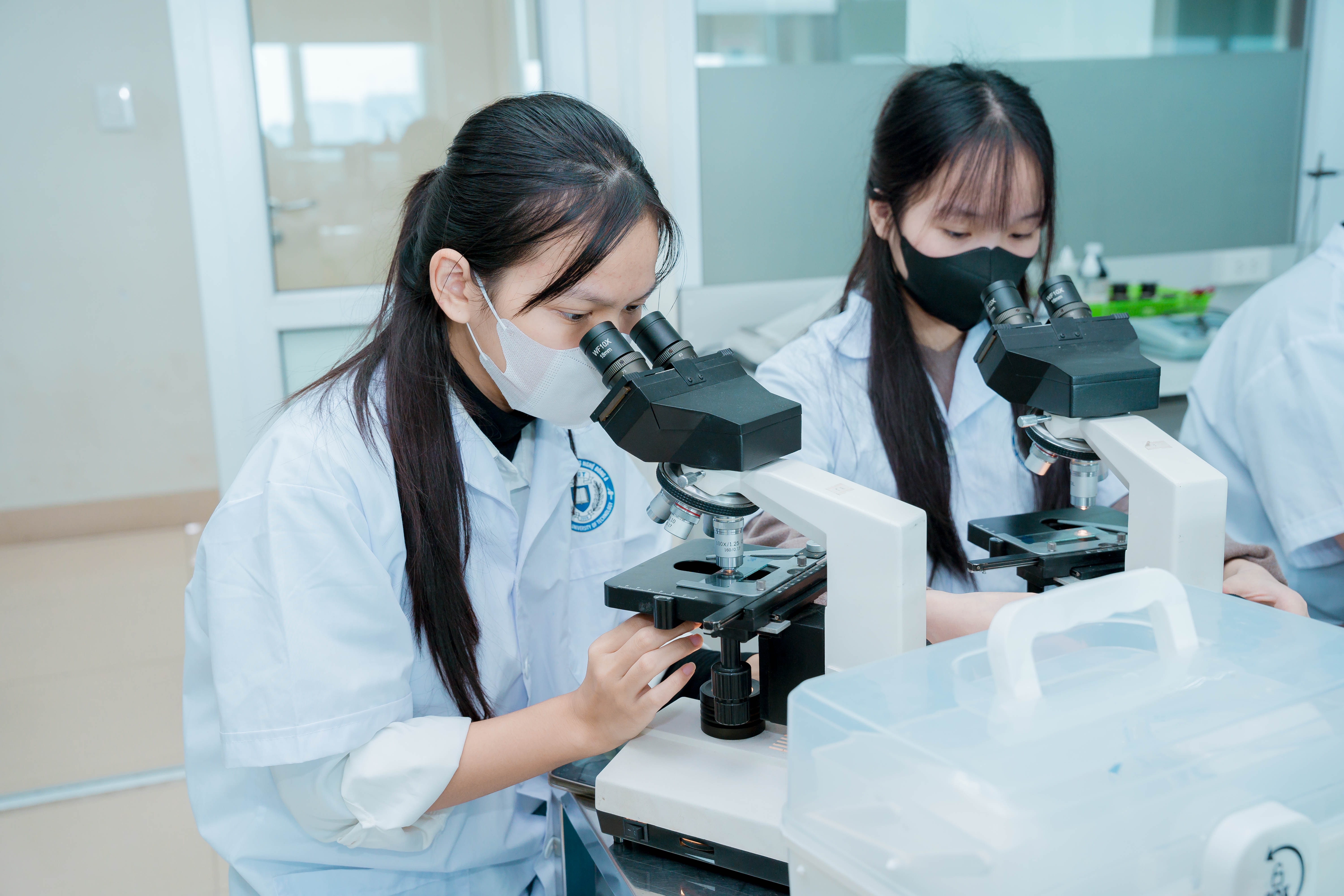 EAUT's Library Photo